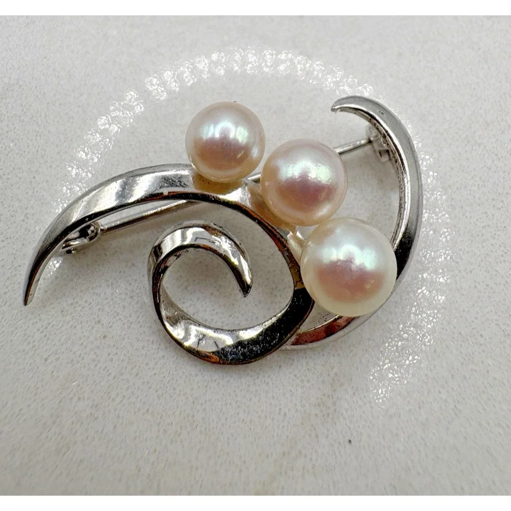 Beautiful Mikimoto Ocean Akoya Pearl Sterling Silver Figural Spray Pin Brooch